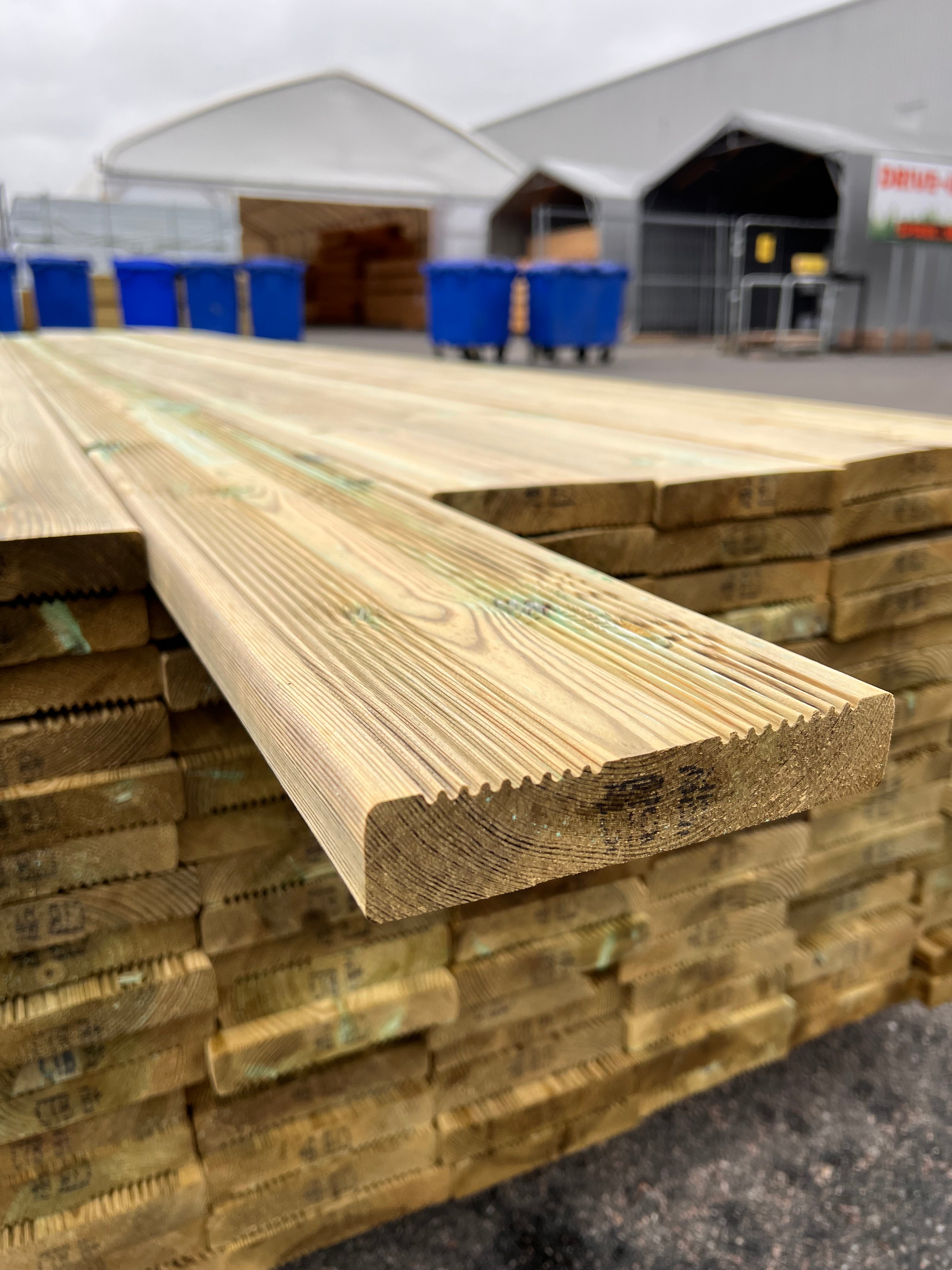 Tryckimpregnerad Rillad Trall 27x145 3,60 m – 112 st (B-sortering)