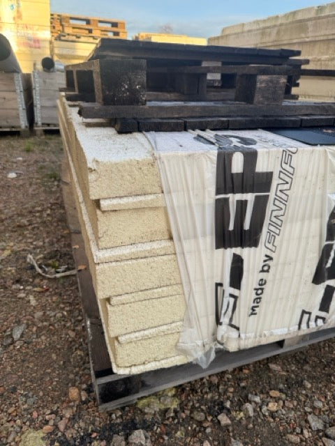 Parti Cellplast – Snedskurna skivor (2 pall + extra skivor)