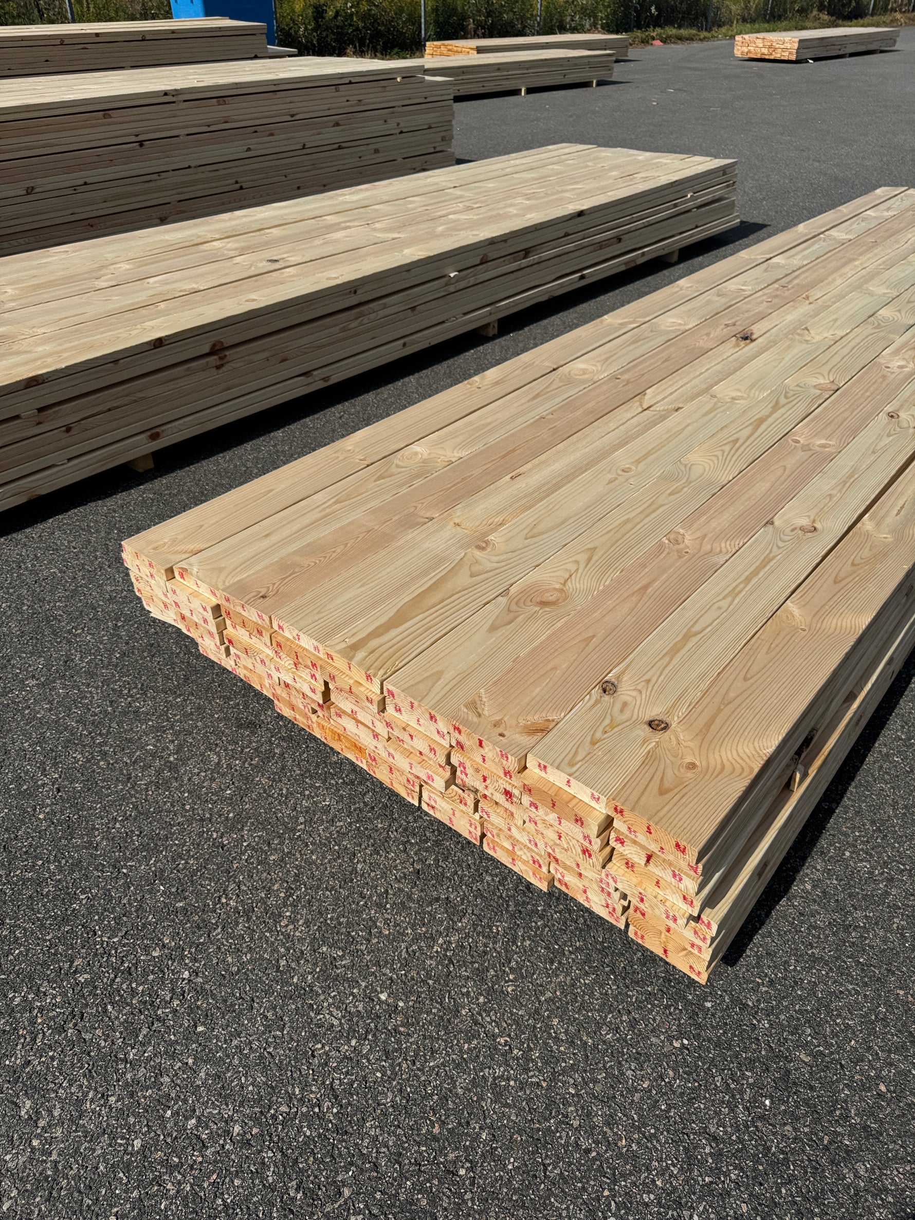 Paket Hyvlad 28x120 – 90st – 4.20 m – ANDRASORTERING