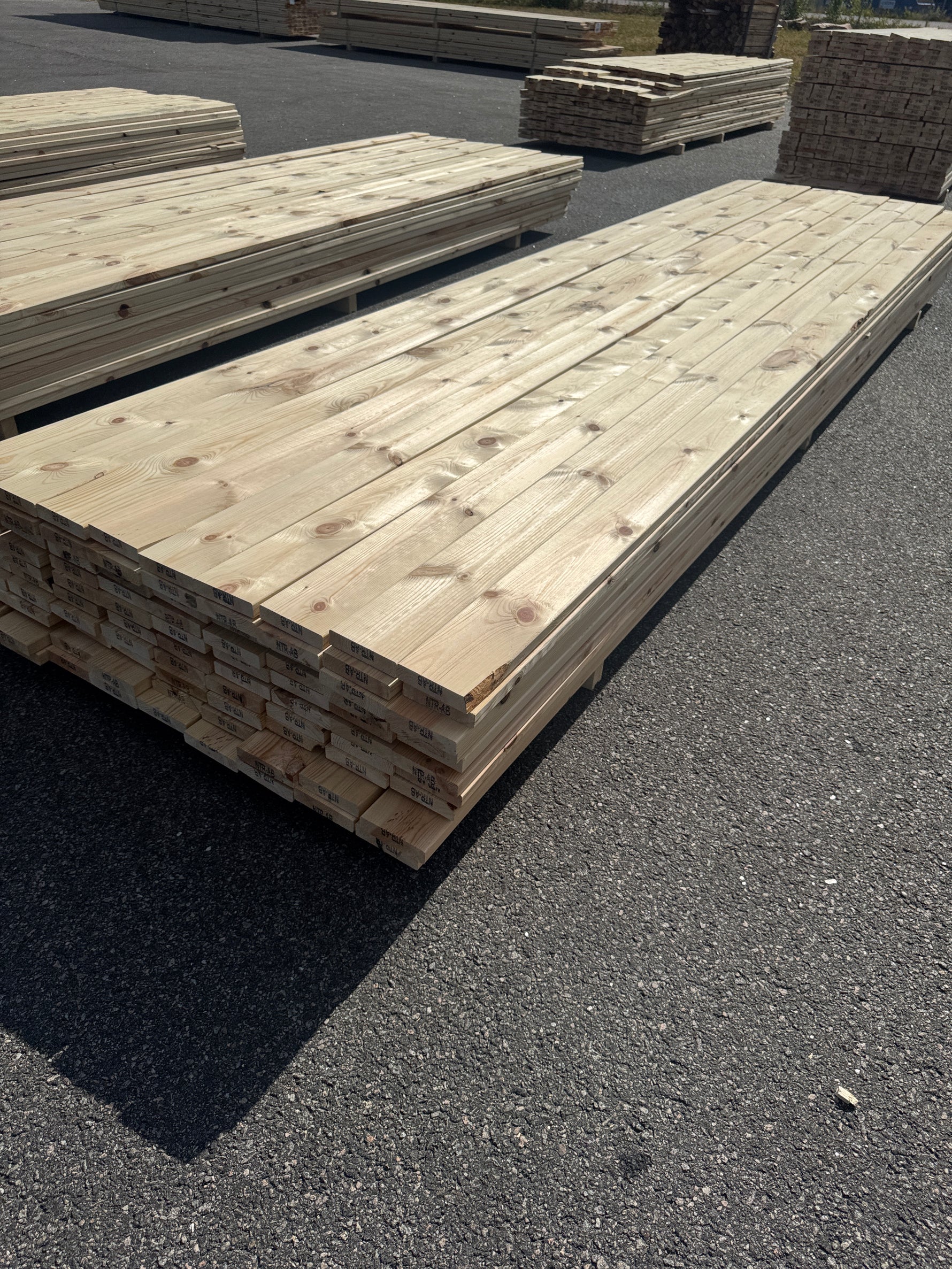 Paket Hyvlad 28x120 – 90st – 4.20 m – ANDRASORTERING