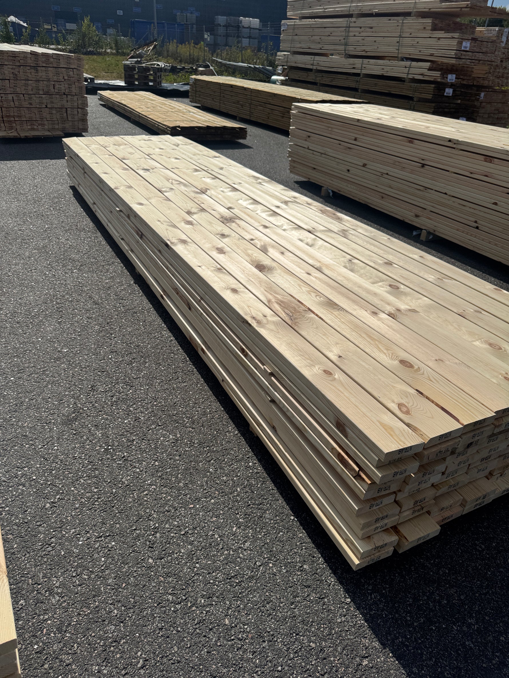 Paket Hyvlad 28x120 – 90st – 4.20 m – ANDRASORTERING