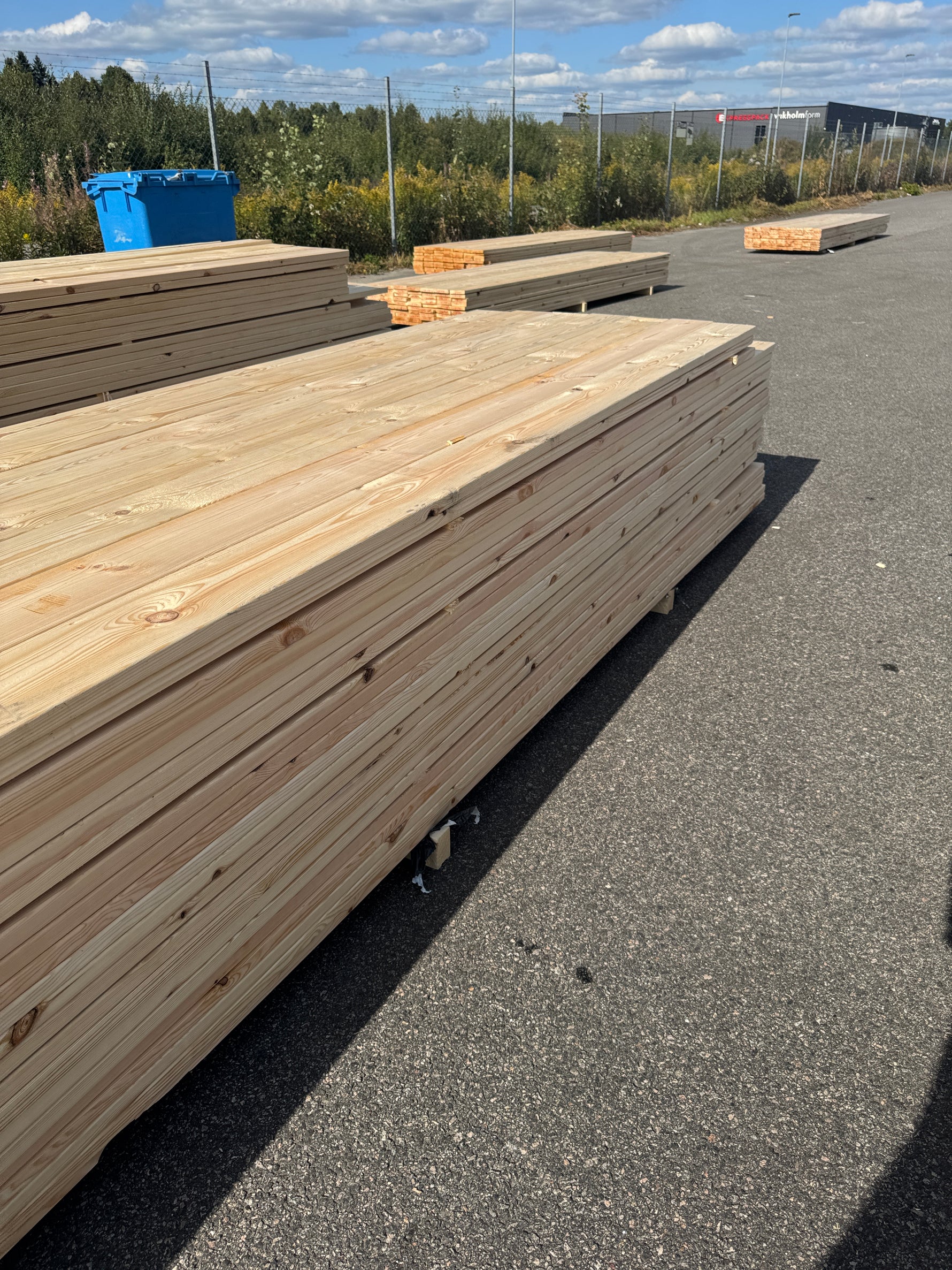 Paket Hyvlad 28x145 – 160st – 3.90–4.20 m – ANDRASORTERING