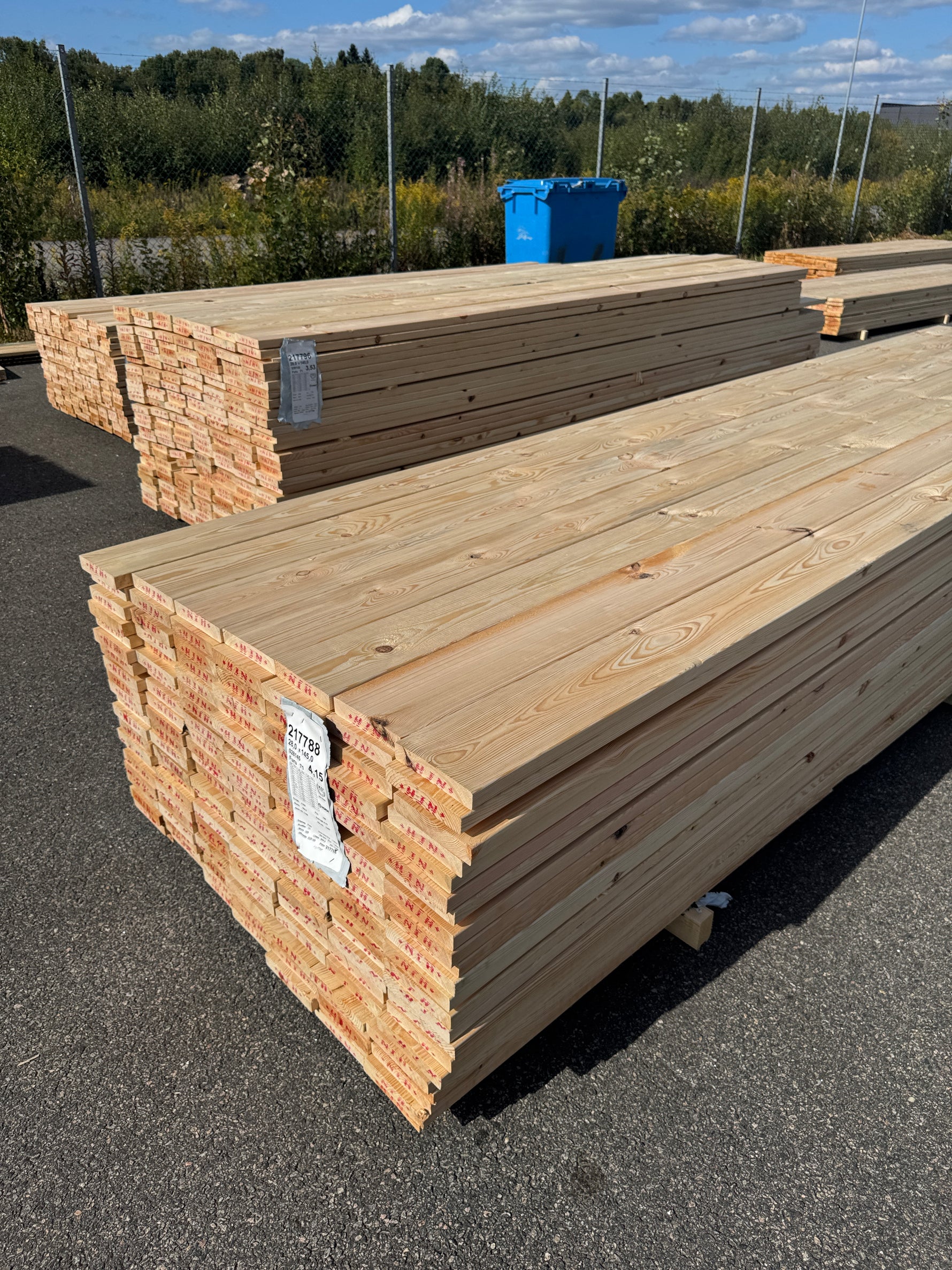 Paket Hyvlad 28x145 – 160st – 3.90–4.20 m – ANDRASORTERING