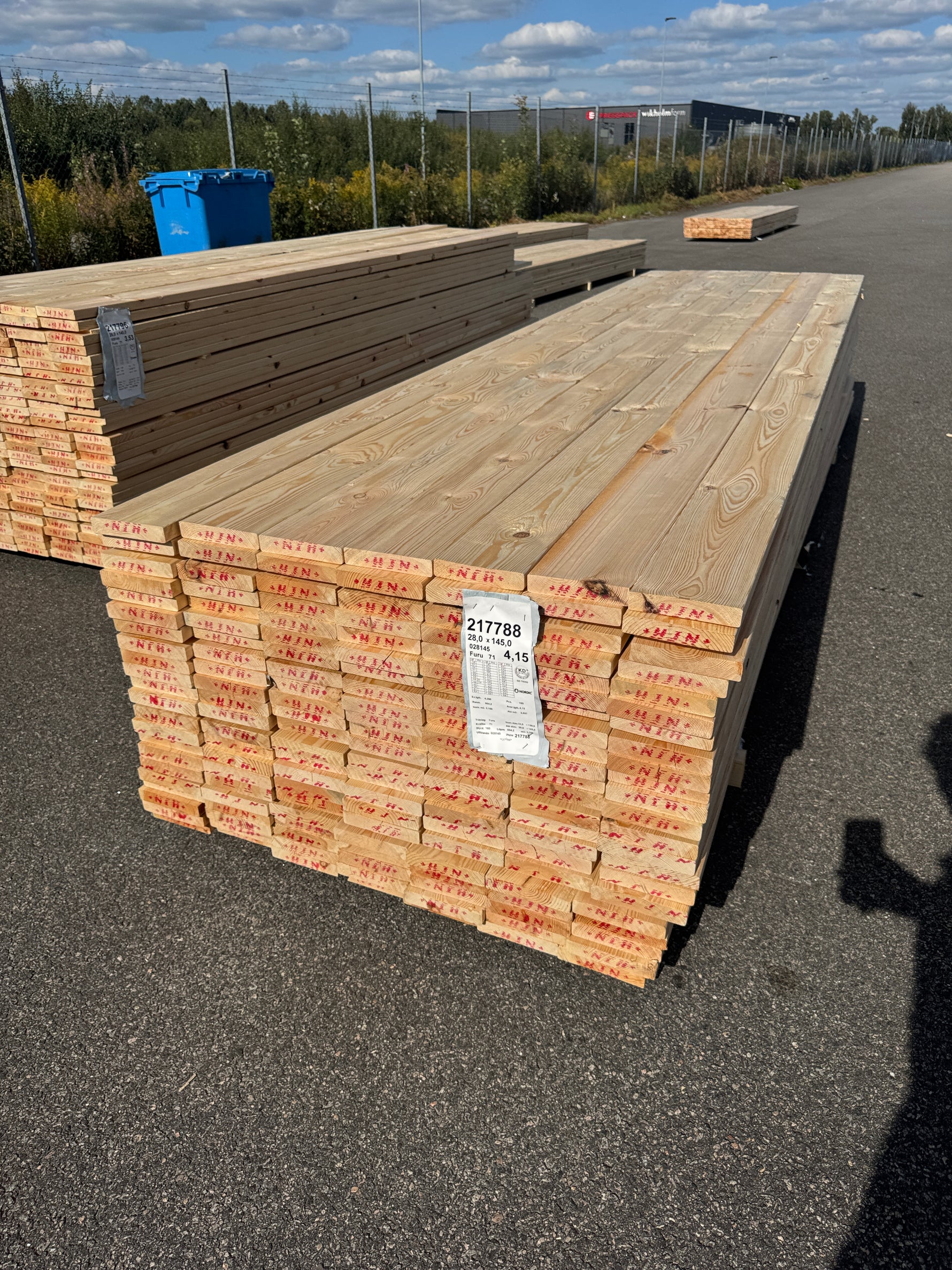 Paket Hyvlad 28x145 – 160st – 3.90–4.20 m – ANDRASORTERING