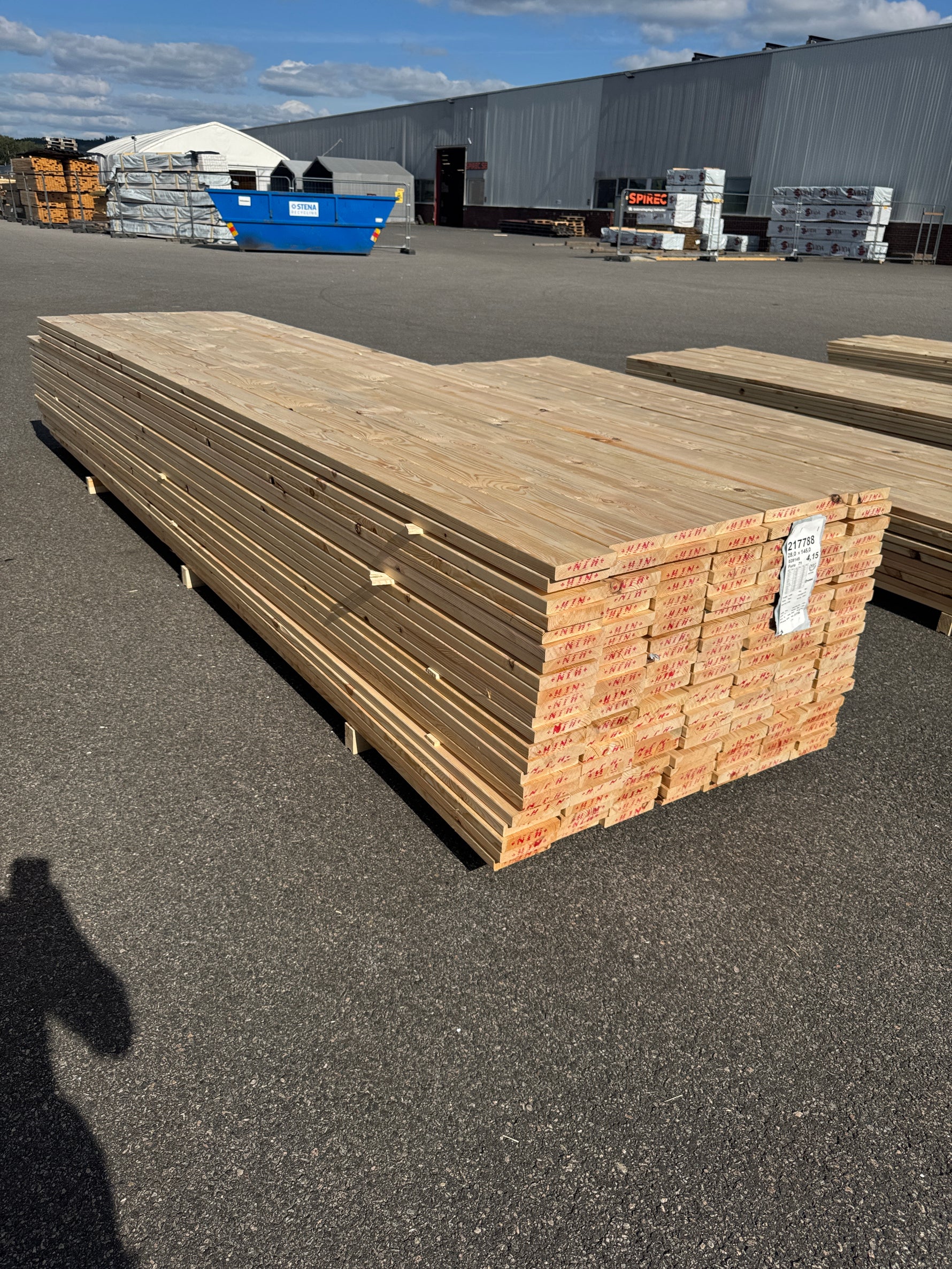 Paket Hyvlad 28x145 – 160st – 3.90–4.20 m – ANDRASORTERING