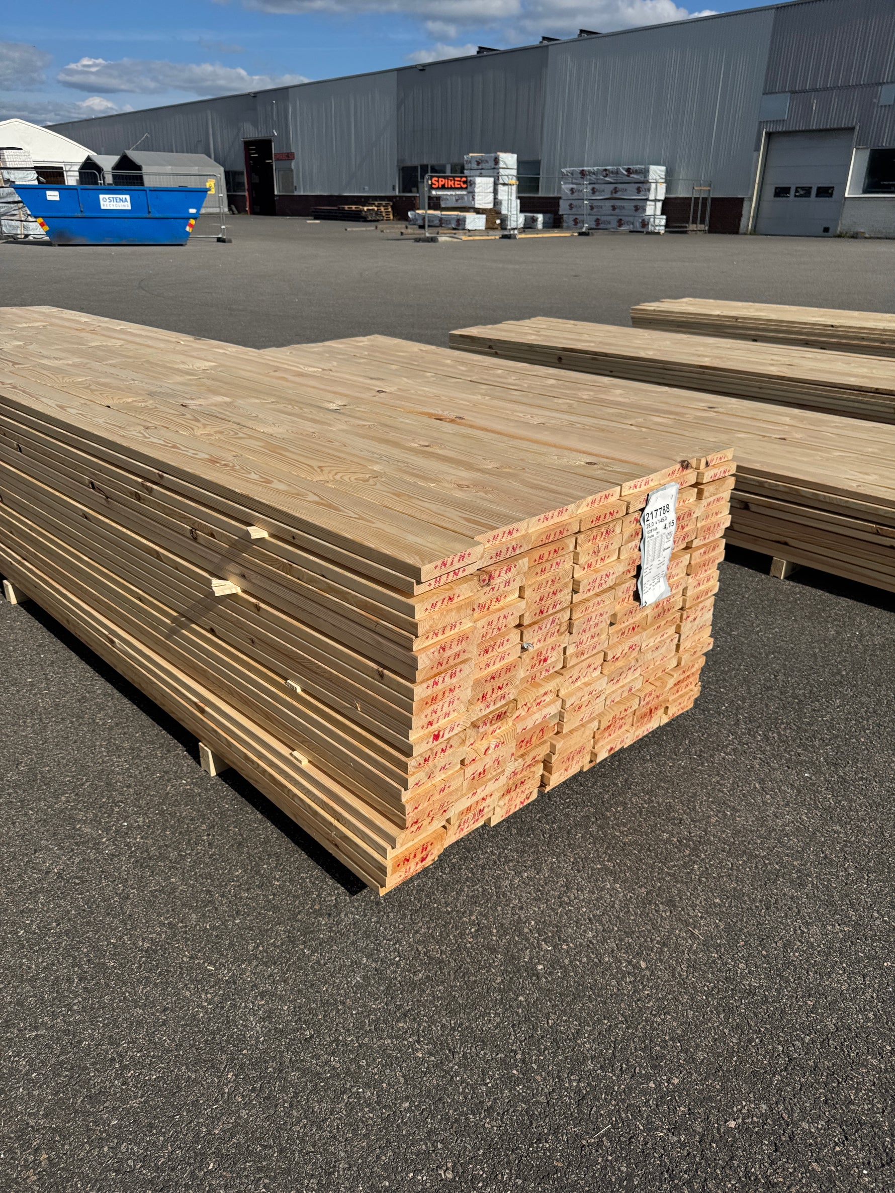 Paket Hyvlad 28x145 – 160st – 3.90–4.20 m – ANDRASORTERING