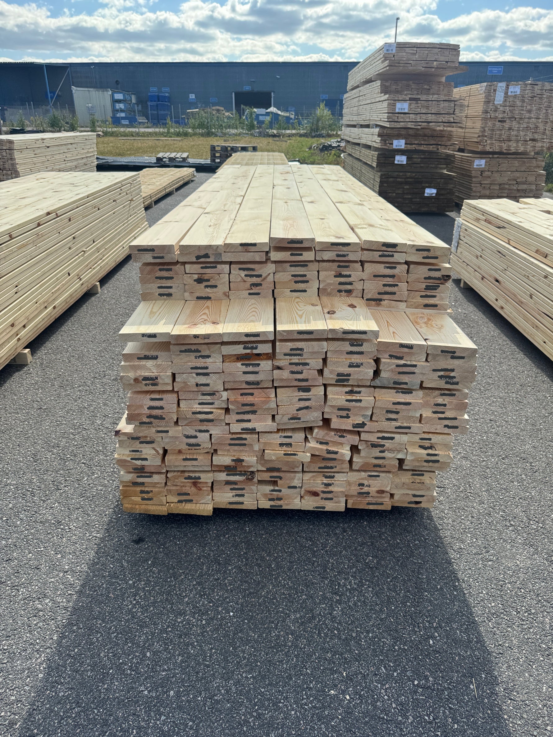 Paket Hyvlad 28x145 – 188st – 3.30–3.60 m – ANDRASORTERING