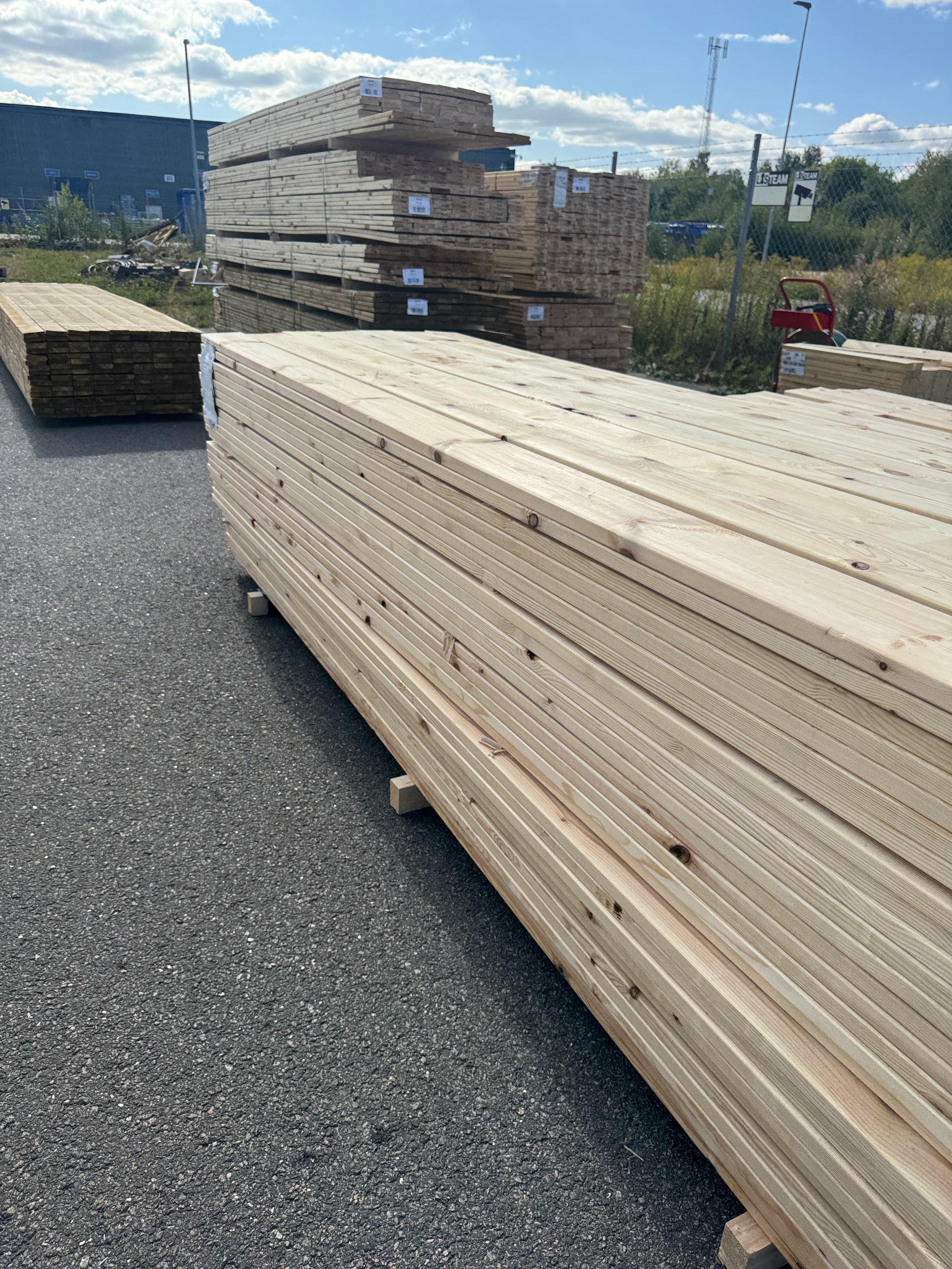 Paket Hyvlad 28x145 – 188st – 3.30–3.60 m – ANDRASORTERING