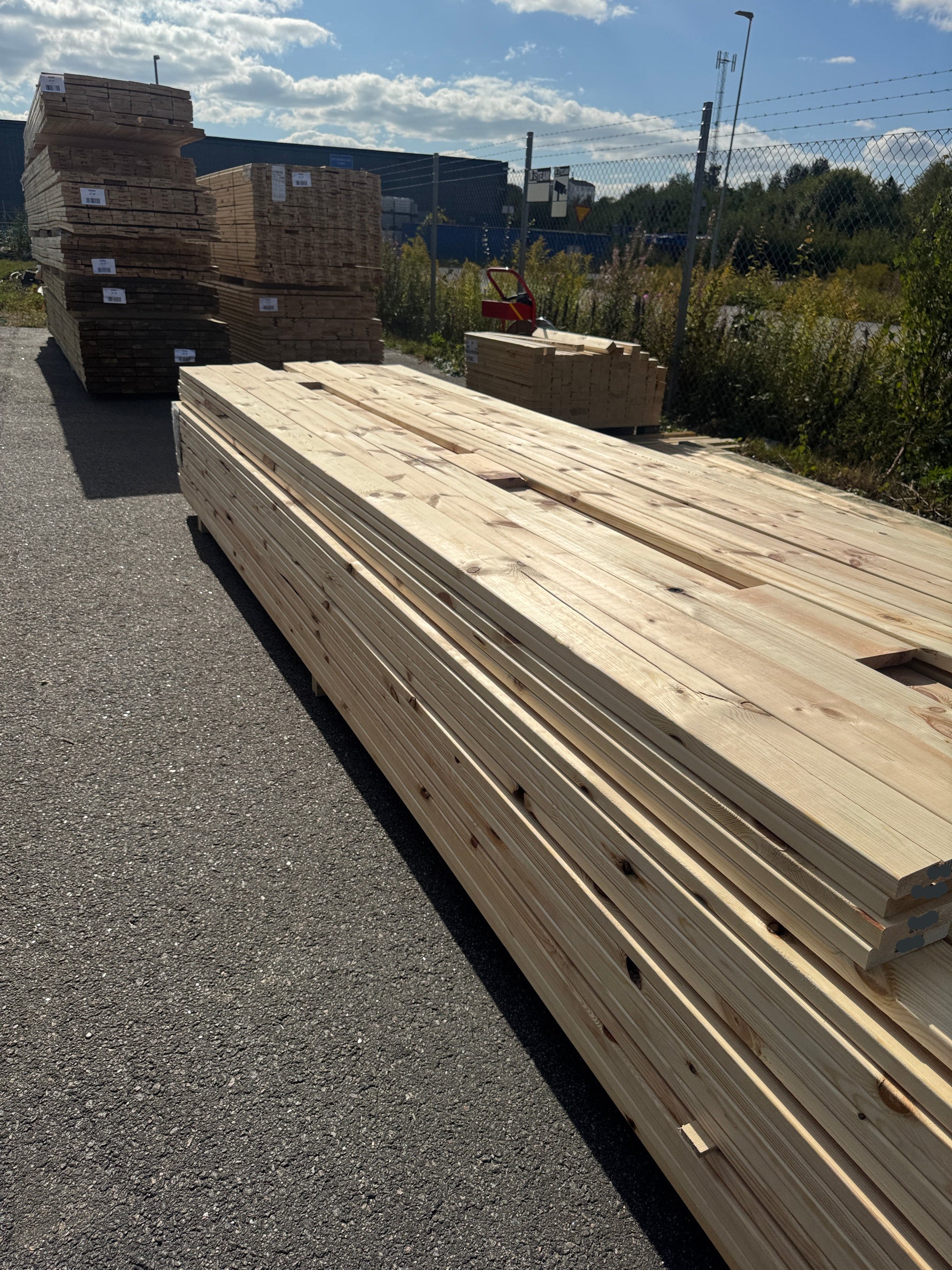 Paket Hyvlad 28x120 – 179st – 3.60–4.20 m – ANDRASORTERING