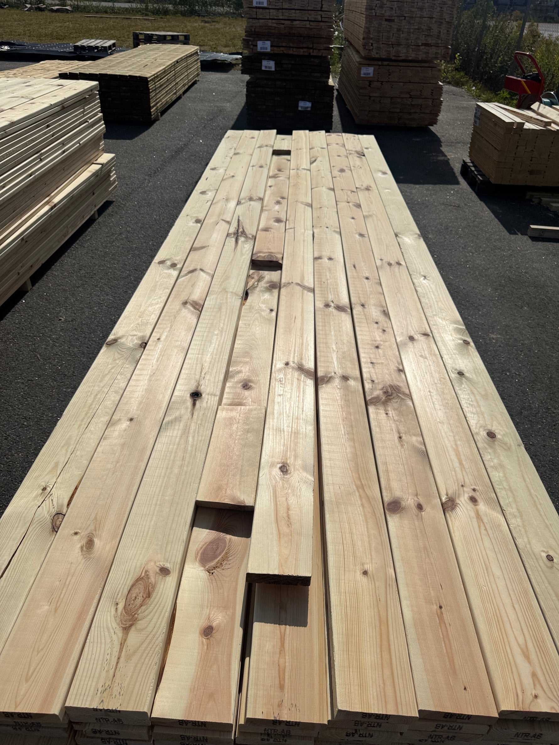 Paket Hyvlad 28x120 – 179st – 3.60–4.20 m – ANDRASORTERING