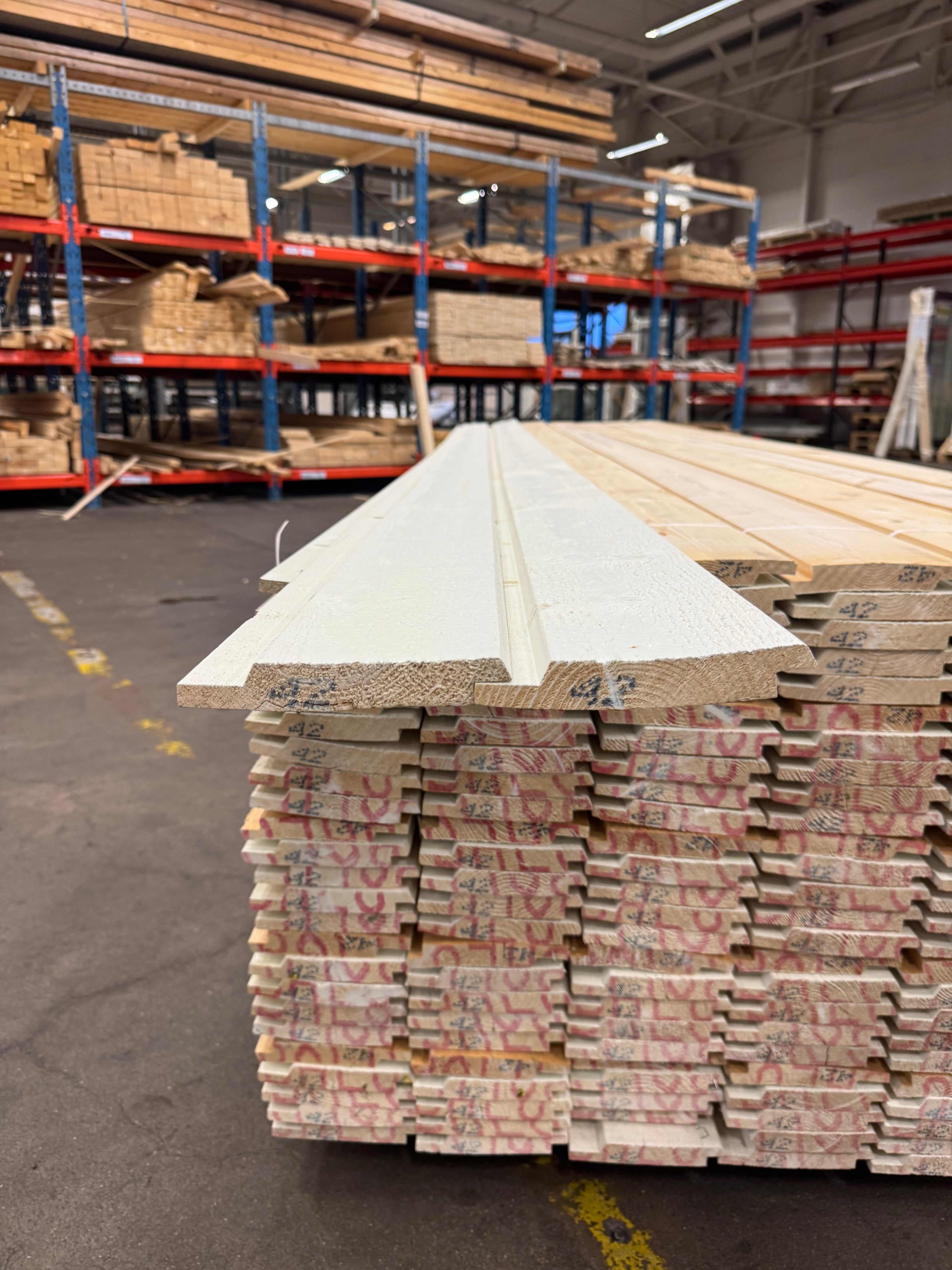 Falspanel 22x145 – 4.20m – Vit (Grund + Mellanstruken)
