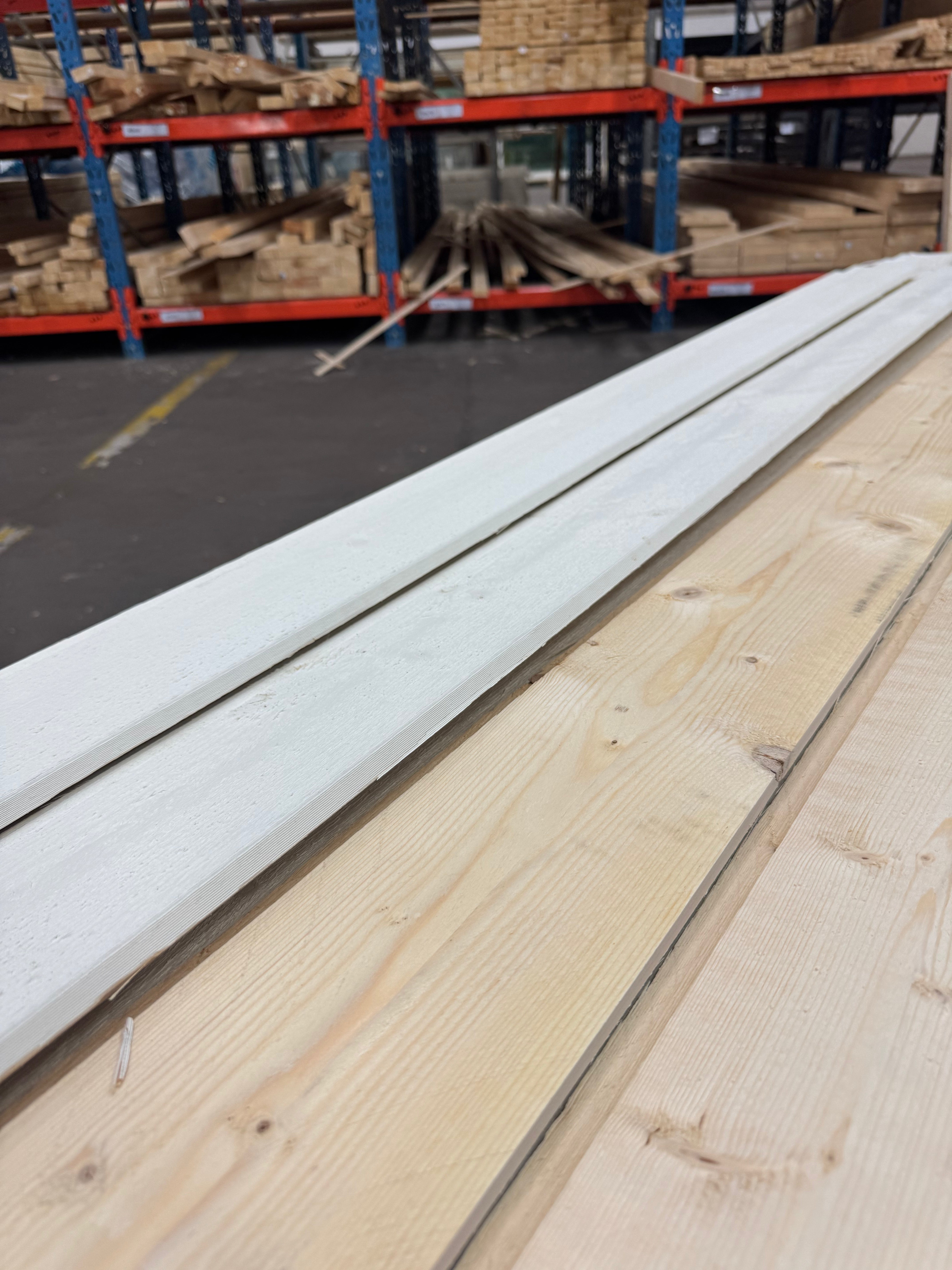 Falspanel 22x145 – 4.20m – Vit (Grund + Mellanstruken)