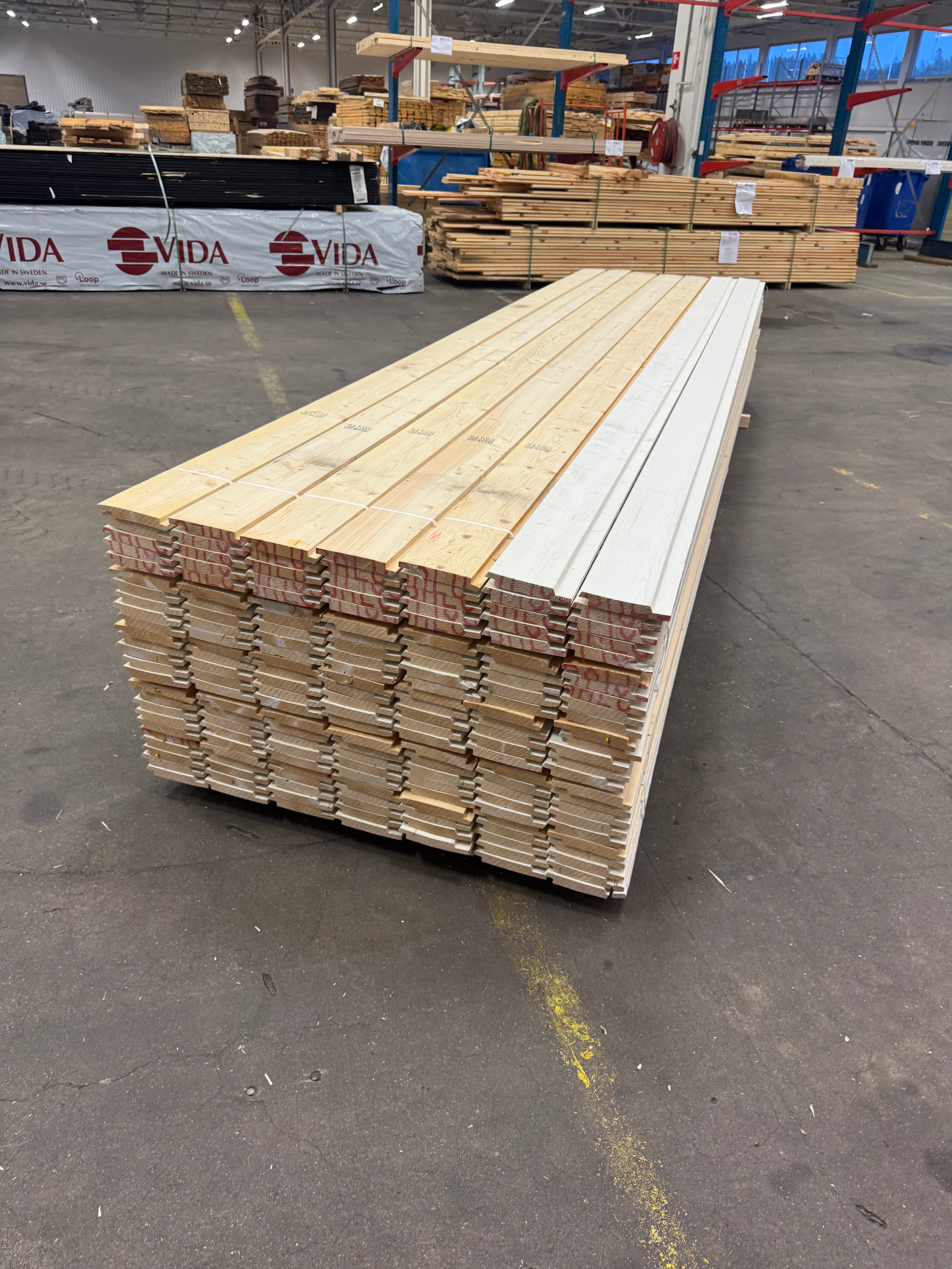 Falspanel 22x145 – 4.20m – Vit (Grund + Mellanstruken)