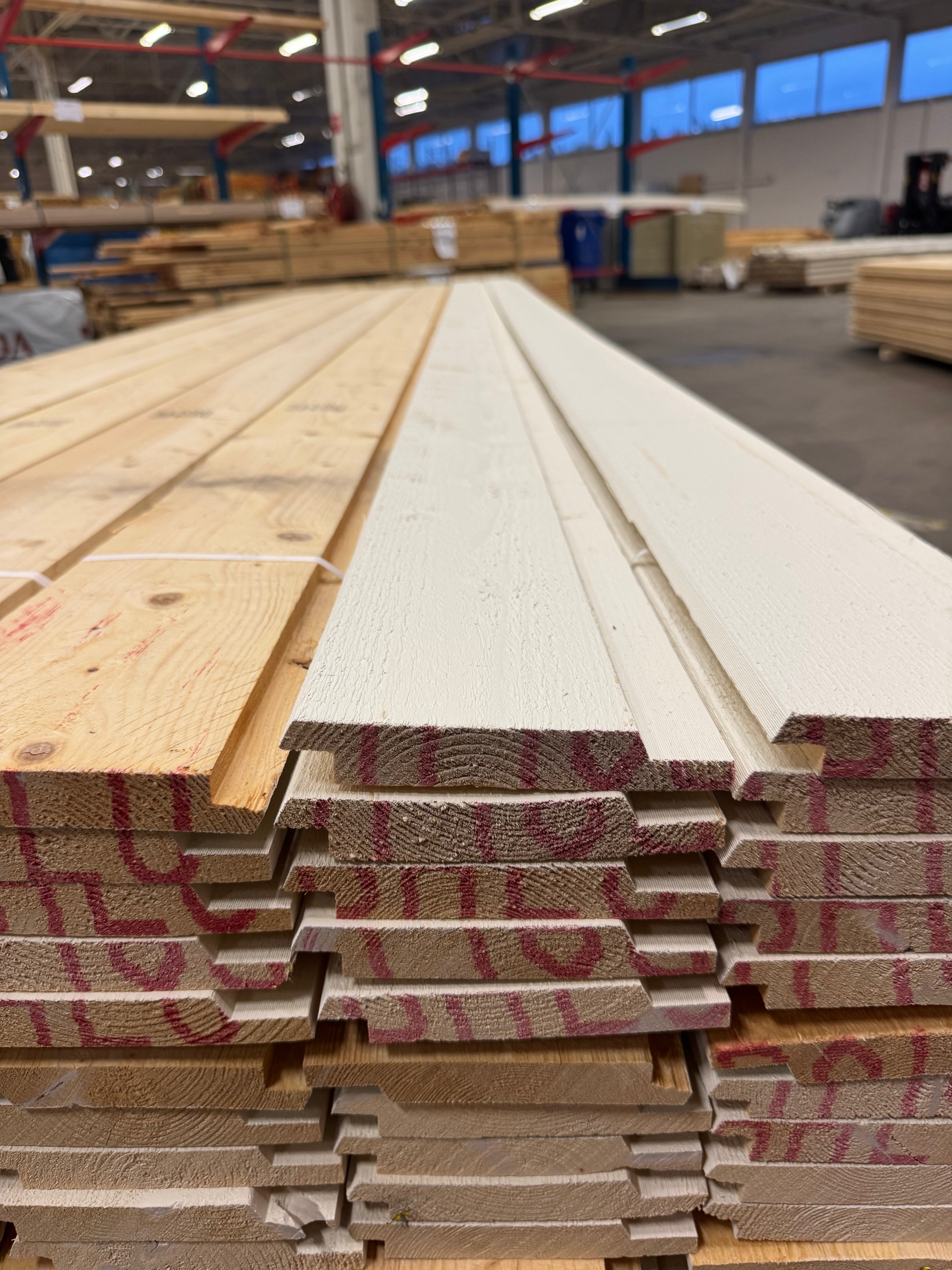 Falspanel 22x145 – 4.20m – Vit (Grund + Mellanstruken)