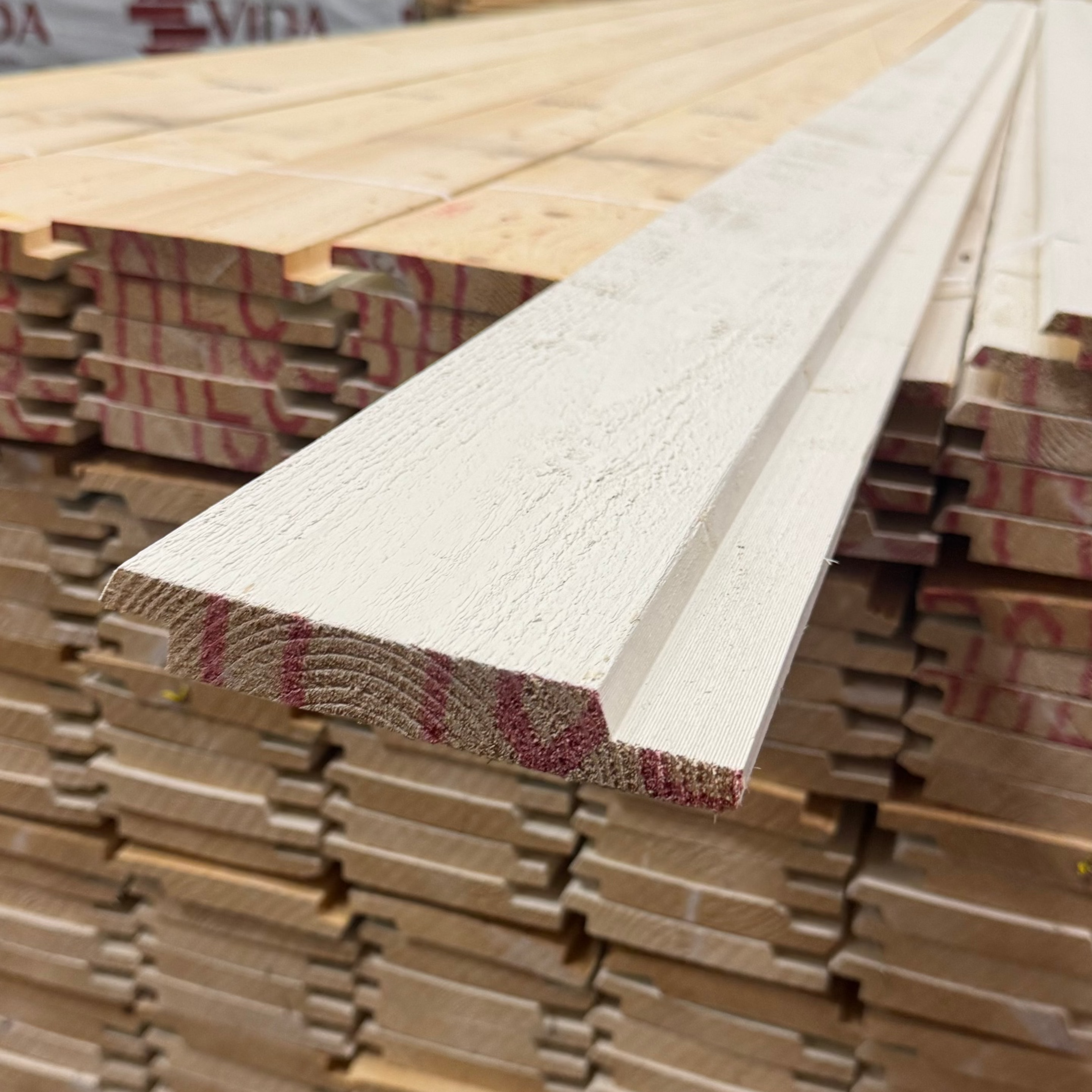 Falspanel 22x145 – 4.20m – Vit (Grund + Mellanstruken)
