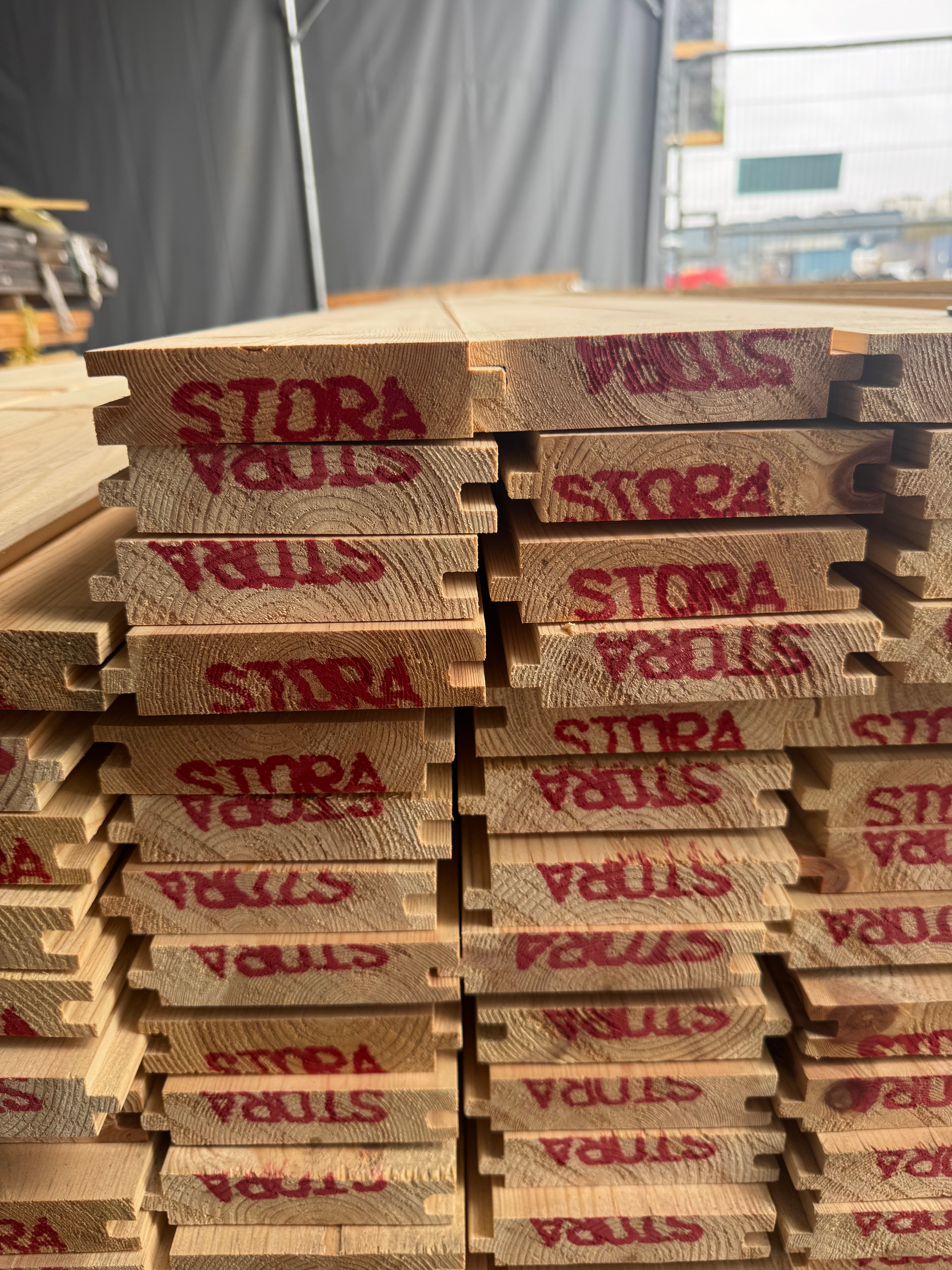 Paket Slätspont 28x120 furu FELHYVLAT