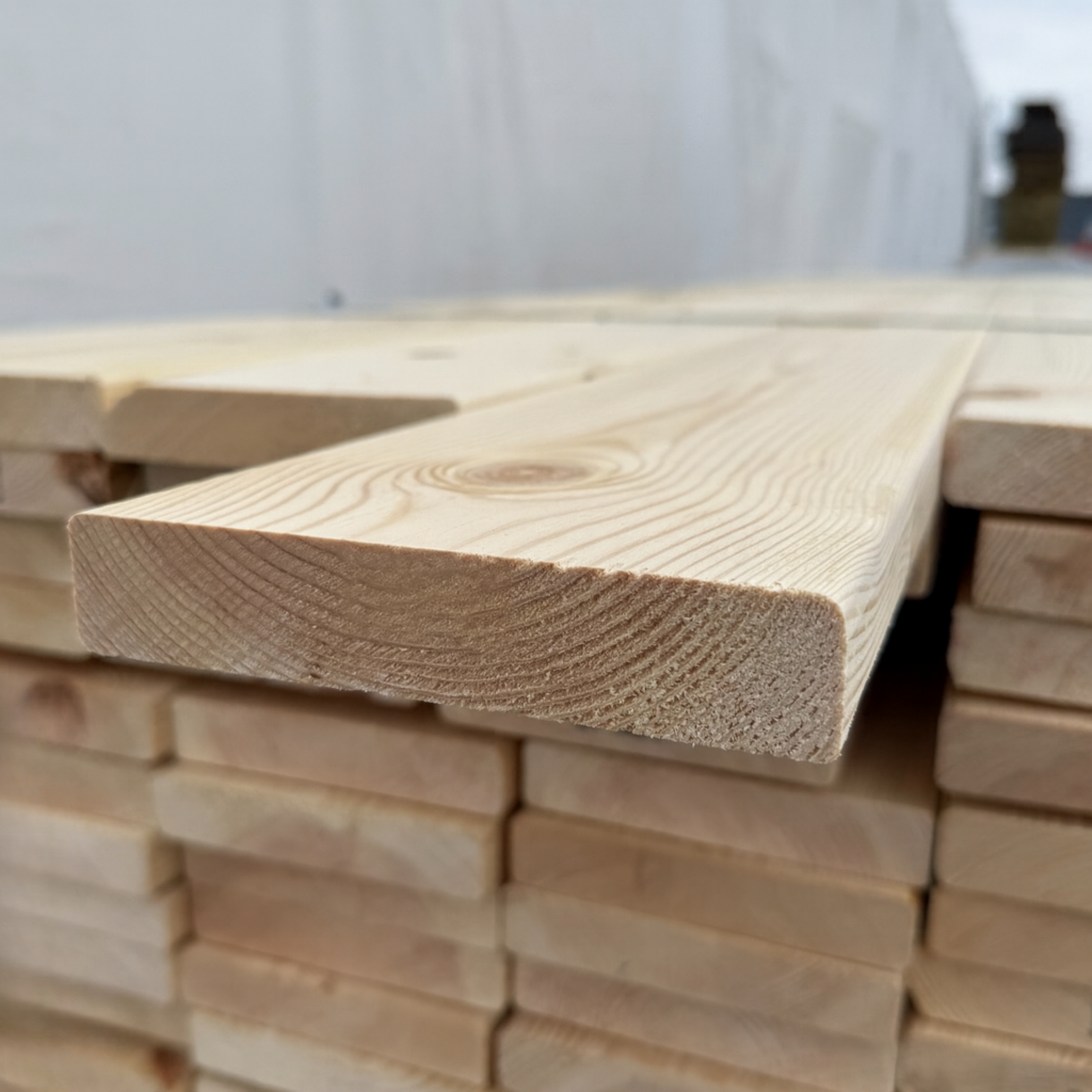 Hyvlad 27x145mm – Obehandlad Furu (Andrasortering)